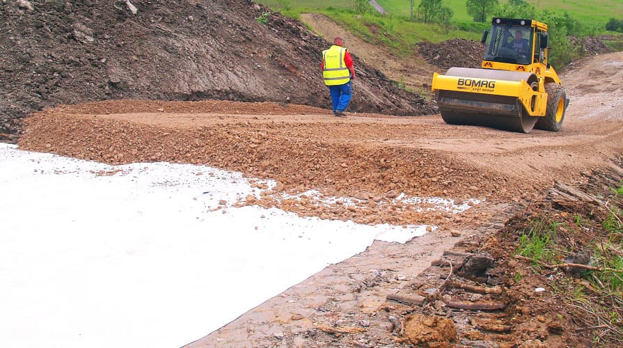 Geotextilie se používají nejvíce ve stavebnictví